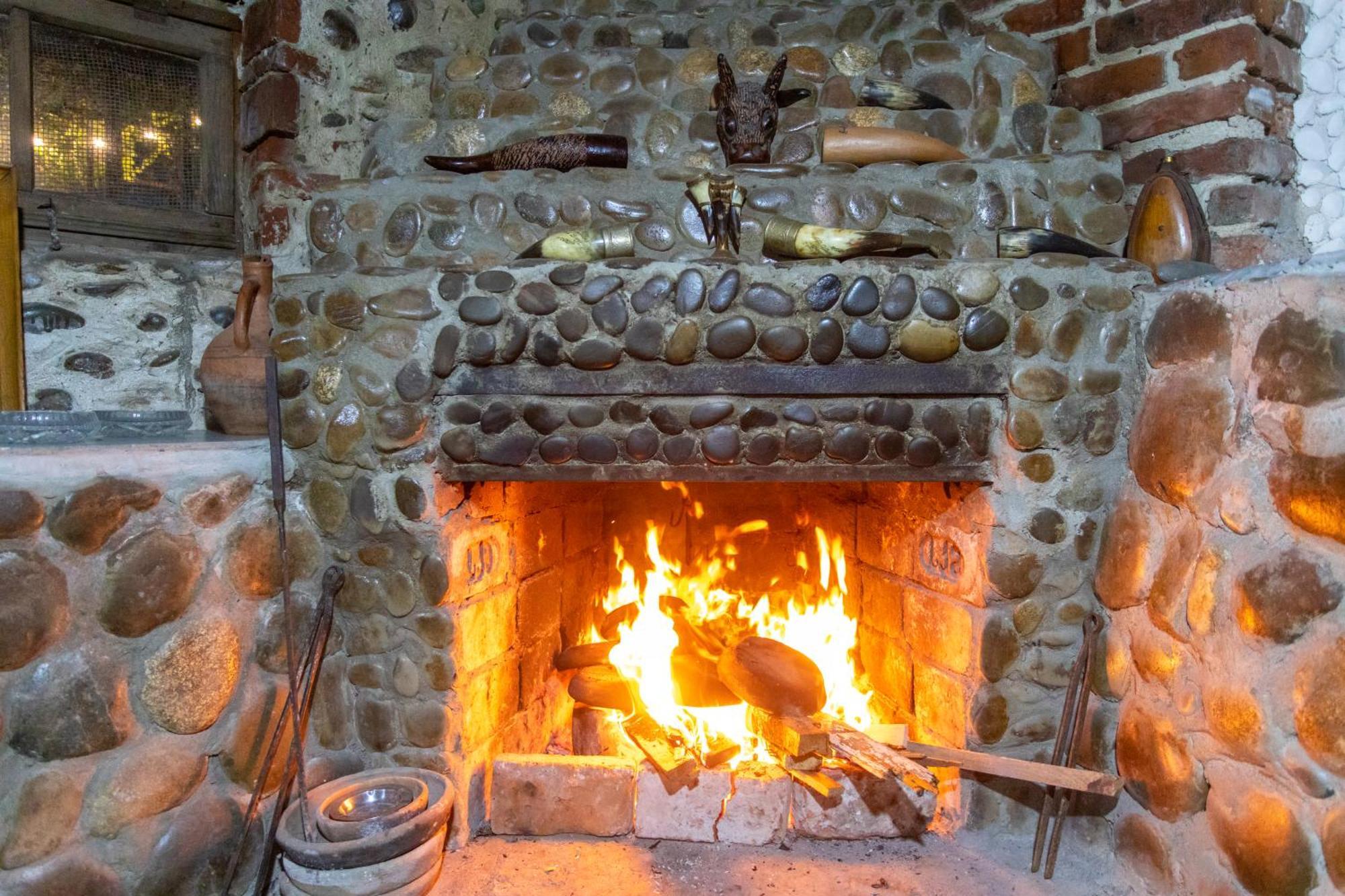 Book Hotel Kutaisi Luaran gambar