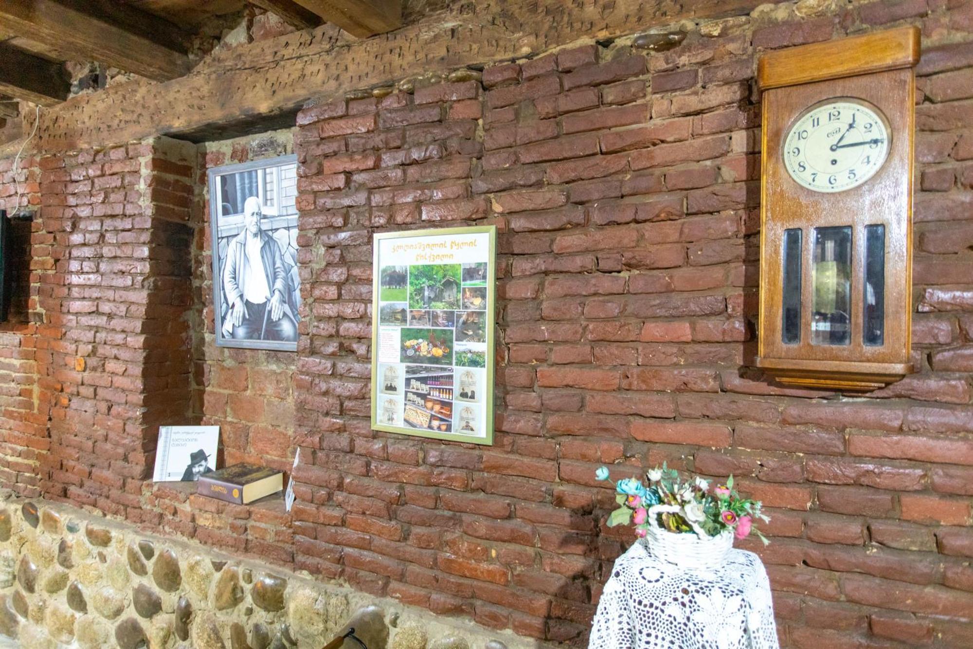 Book Hotel Kutaisi Luaran gambar