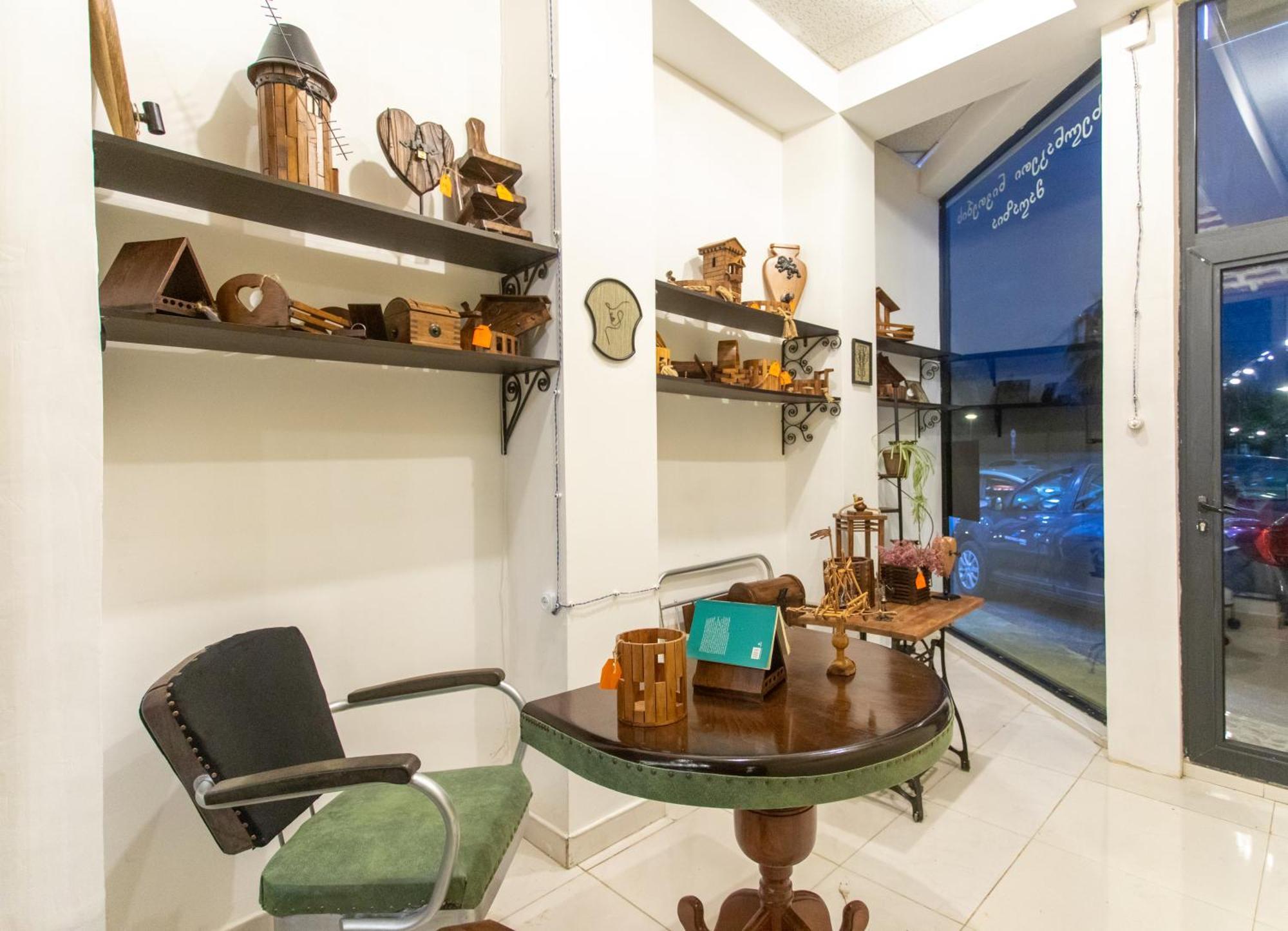 Book Hotel Kutaisi Luaran gambar