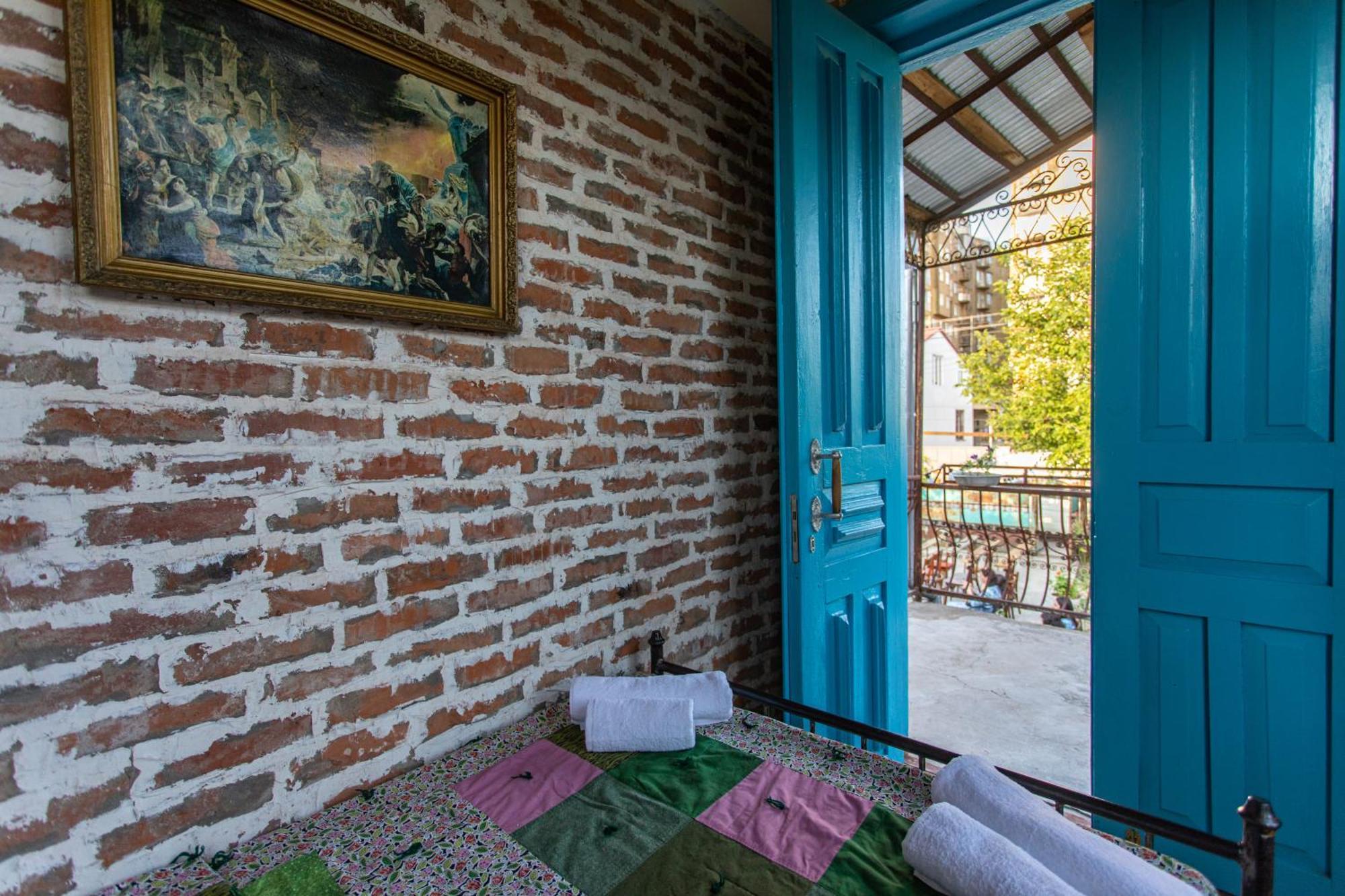 Book Hotel Kutaisi Luaran gambar