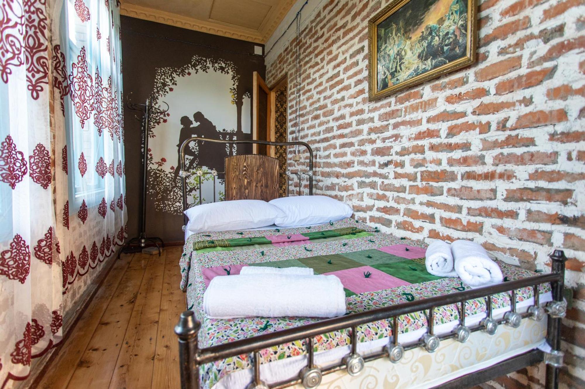 Book Hotel Kutaisi Luaran gambar