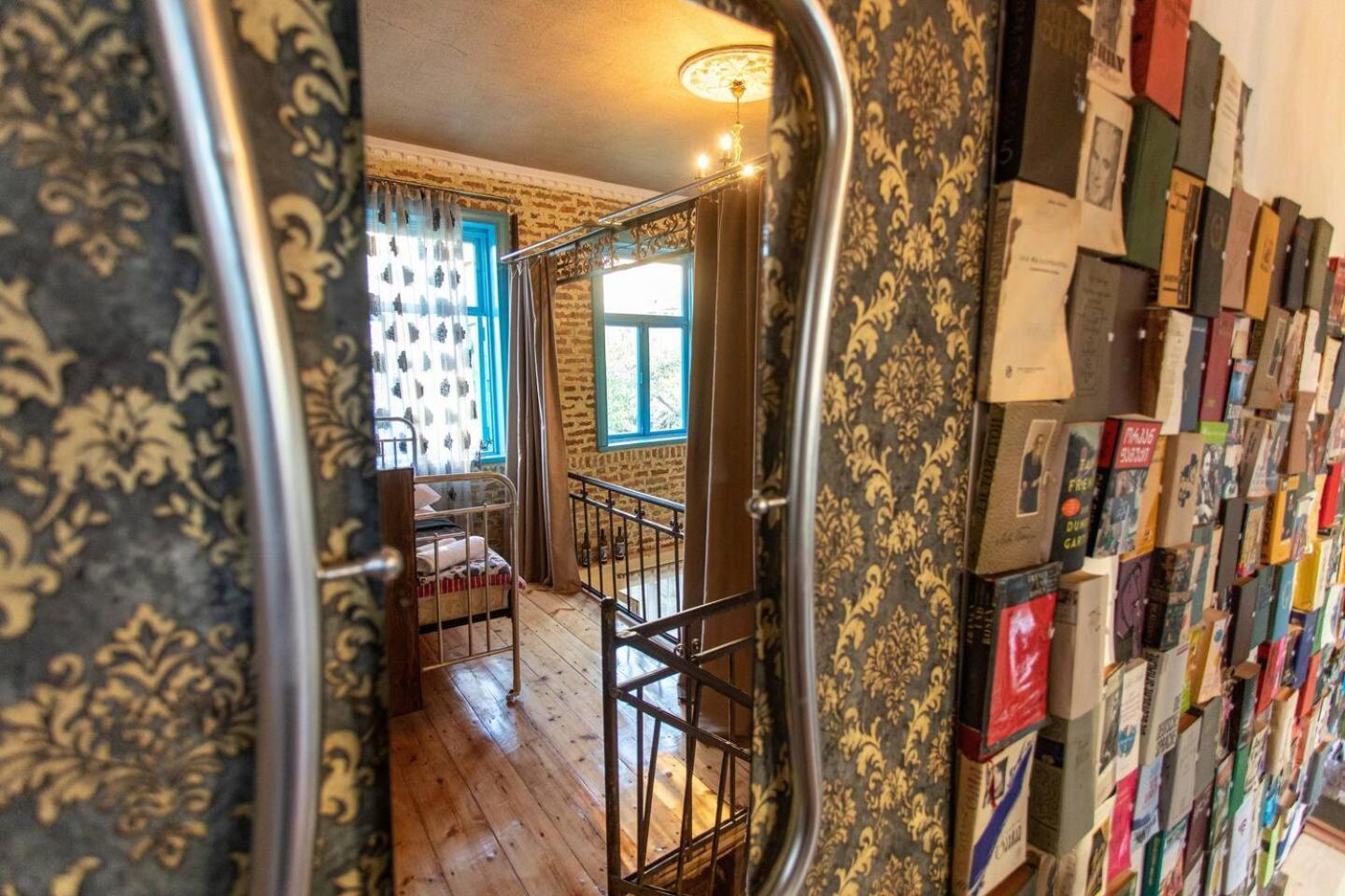 Book Hotel Kutaisi Luaran gambar