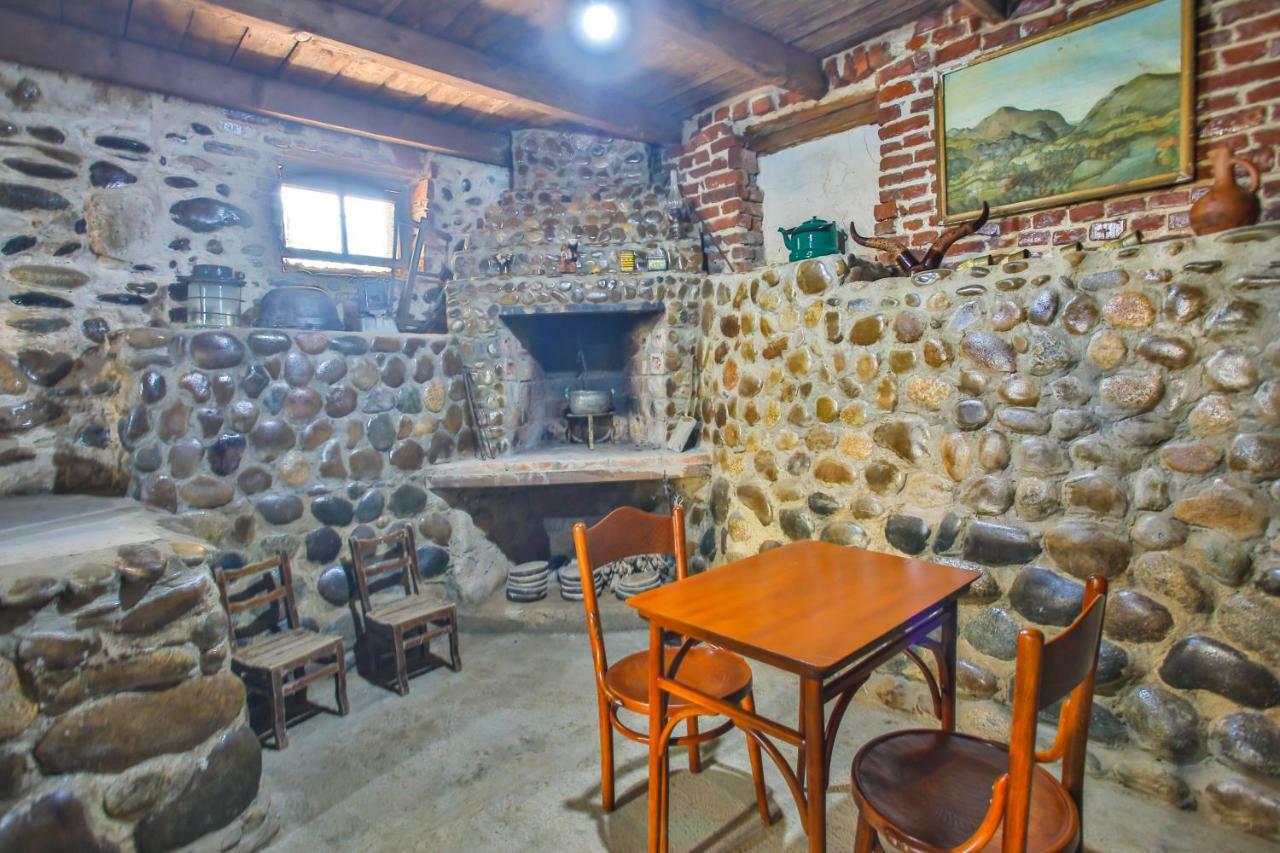 Book Hotel Kutaisi Luaran gambar